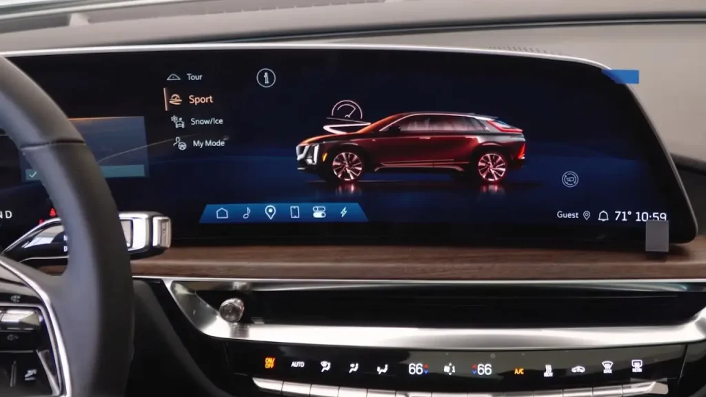 Cadillac LYRIQ dashboard displaying Tour Mode for everyday driving efficiency